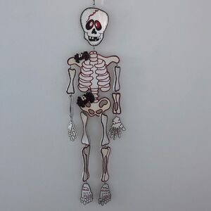 VINTAGE ARTICULATING HINGED HALLOWEEN HANGING WOODEN PAINTED SKELETON & SPIDERS